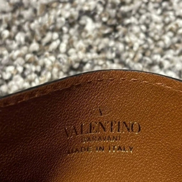 Valentino Garavani Card Holder - Picture 4 of 9